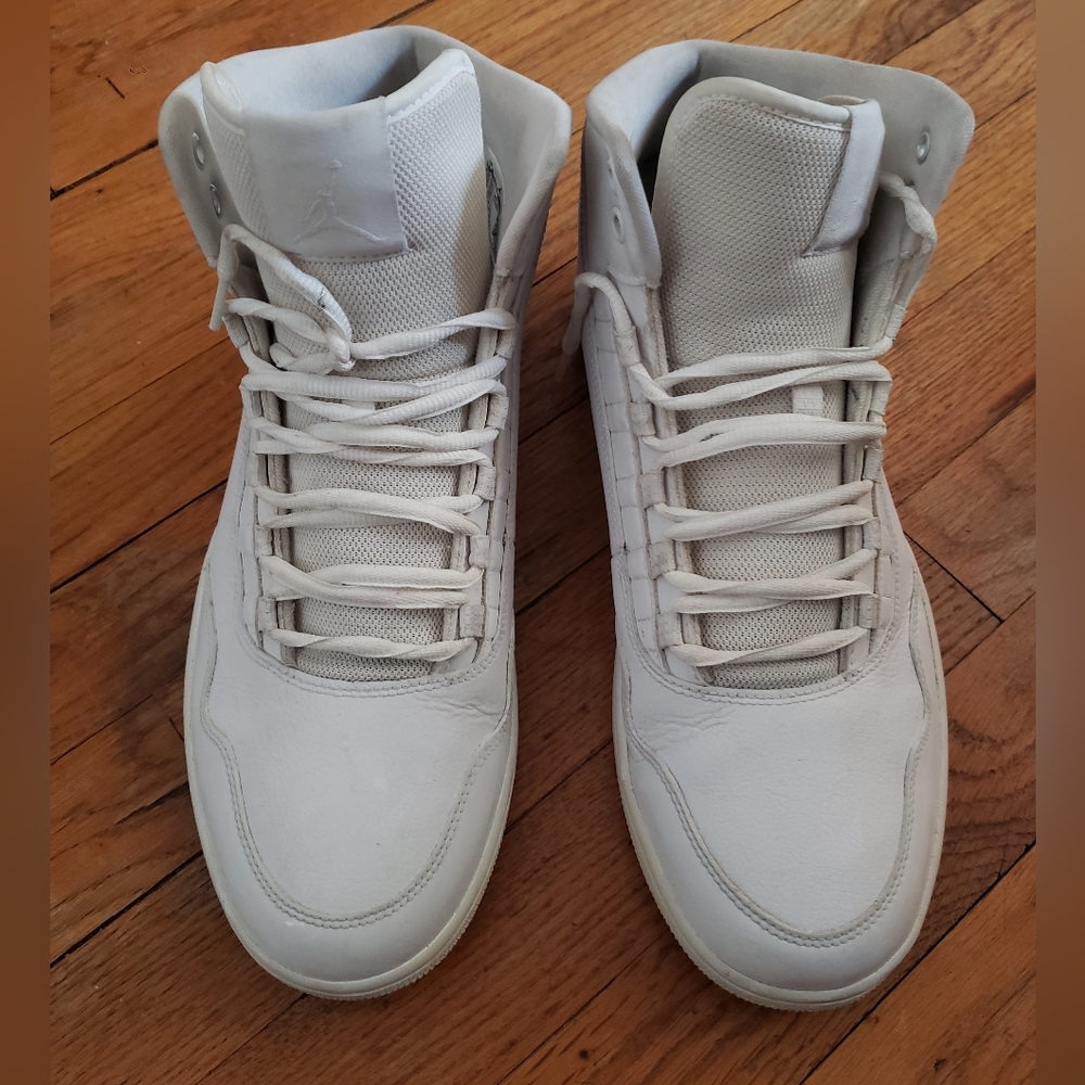 Jordan Executive Off Court Triple white Shoes